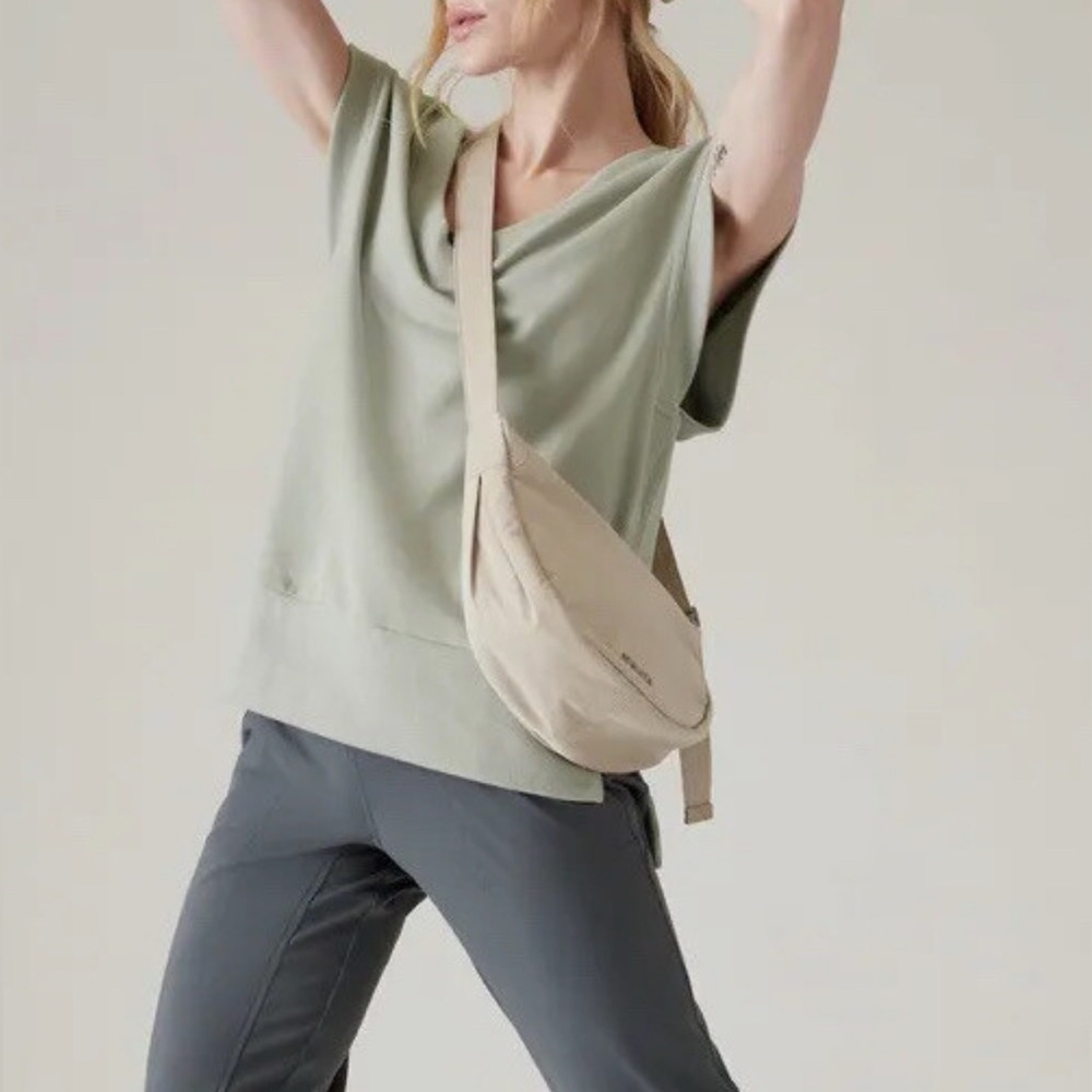 Athleta Retroterry V Neck Sweatshirt Tee in Sage Green Size Large